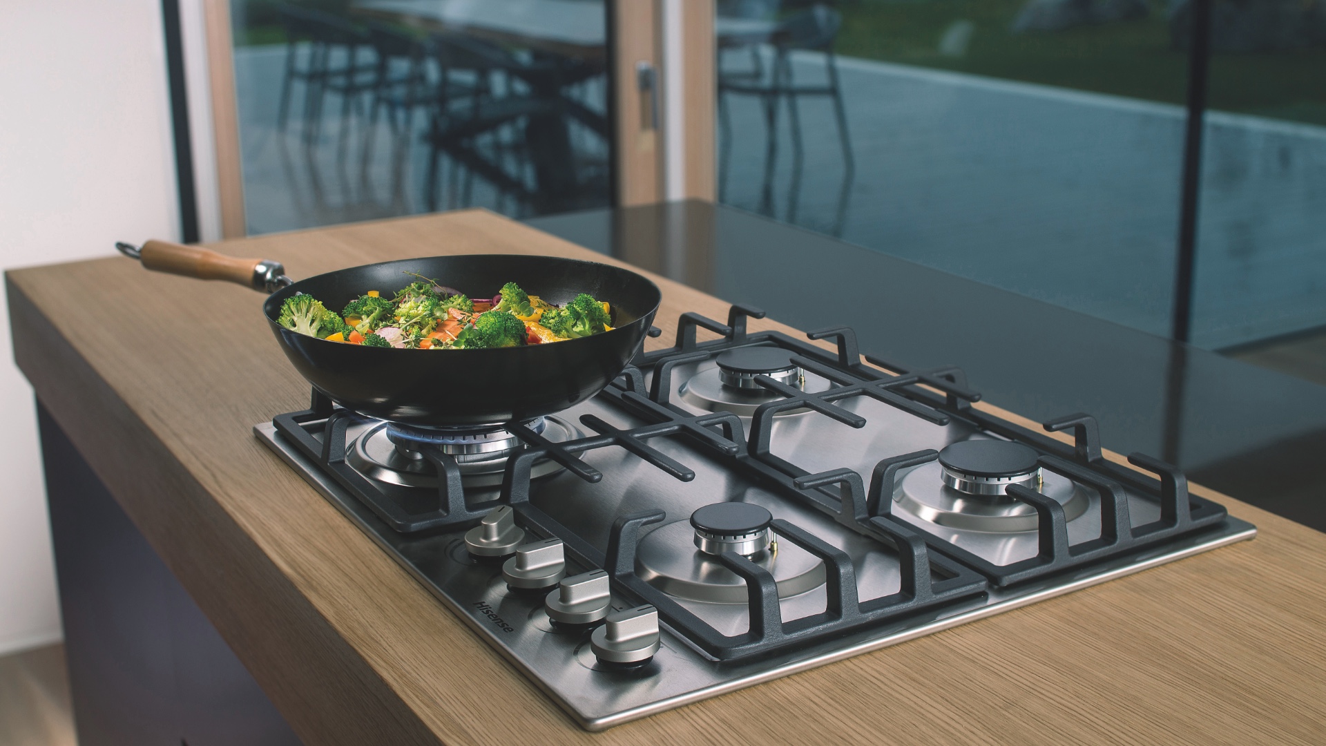 Hisense GM663XB Wok Burner feature image