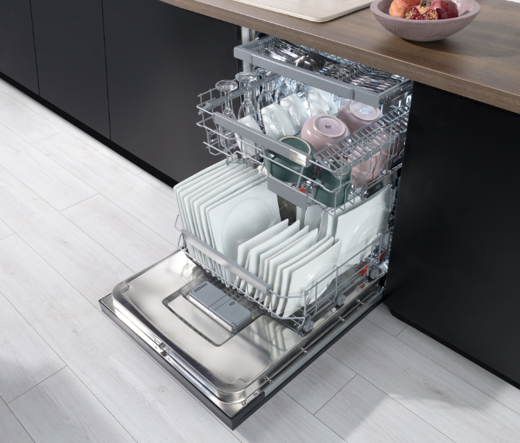 Hisense Integrated Dishwasher HV672C60UK - WASH UP TO 16 PLACE SETTINGS AT ONCE