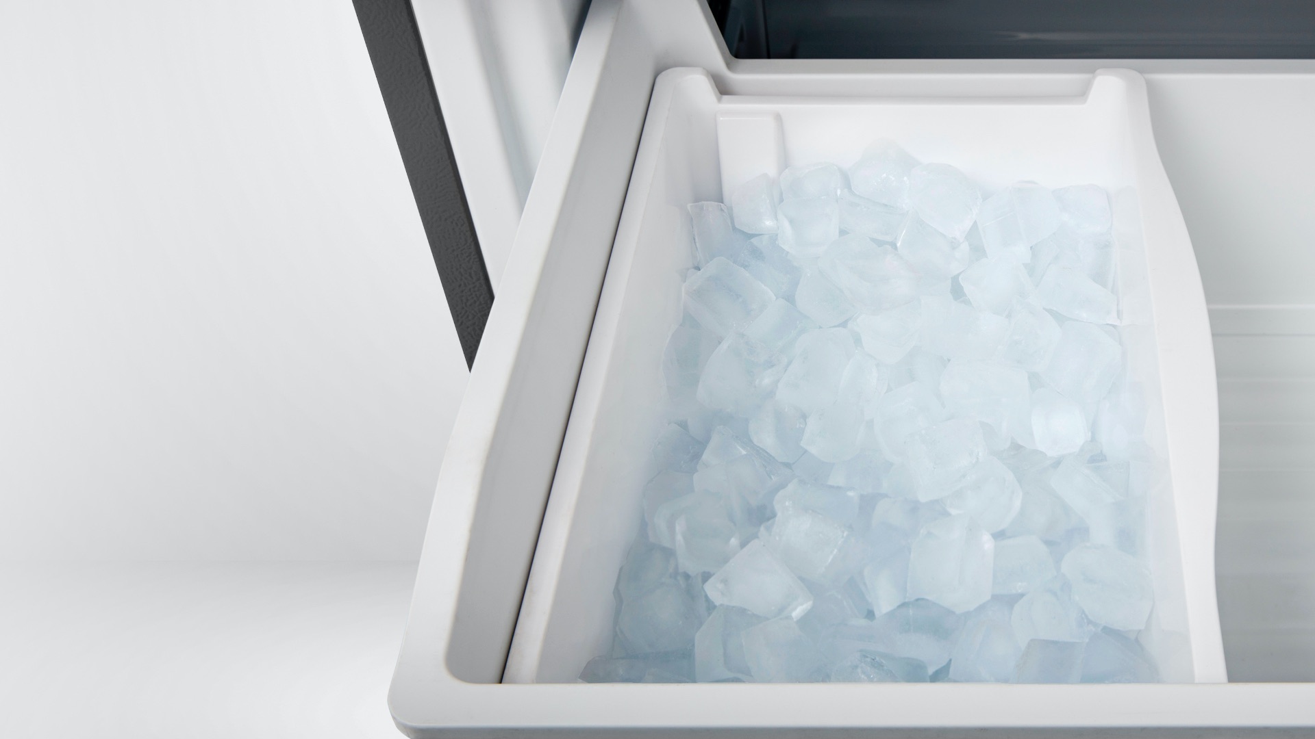 Hisense BCD-450W Factory Installed Ice Maker feature image